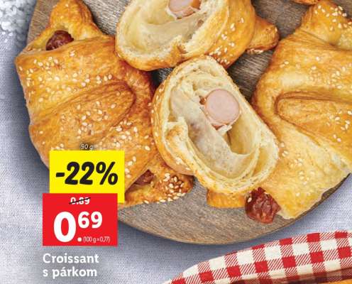 Croissant s párkom